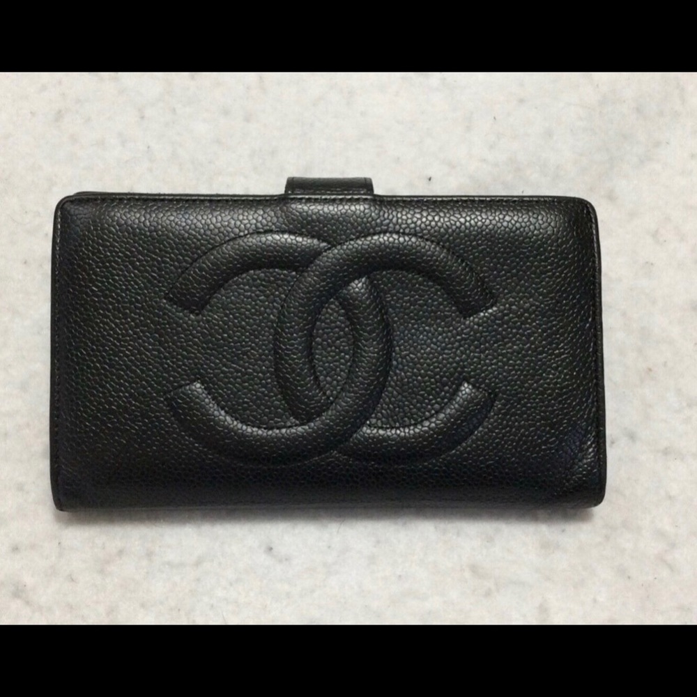 Chanel Caviar Women’s Wallet